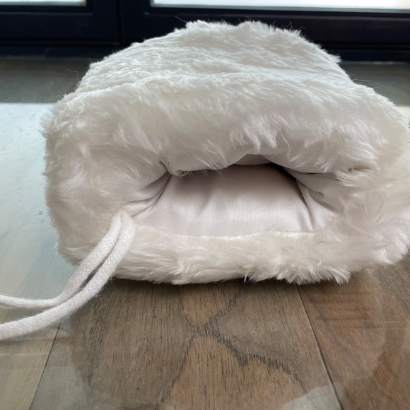 Brand New (But Vintage) Hand Muff + Hat Set - Picture 5 of 12